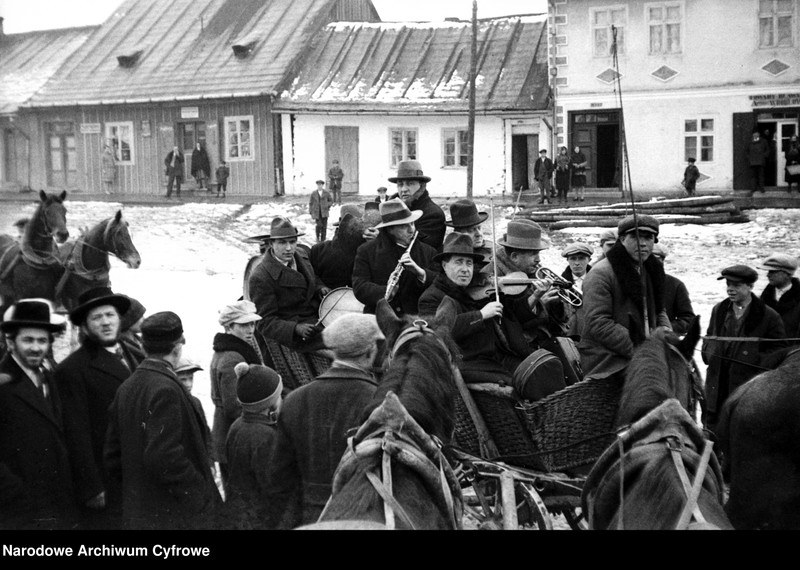 Bobowa wedding, March 1931, image 54 of 62