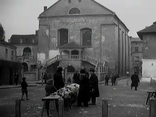 West front of the Izaak Synagogue with the 1924 double stair, filmed on Plac Izaaka, Kraków, 1936