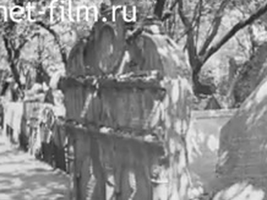 1937 film frame: the Maharal’s grave