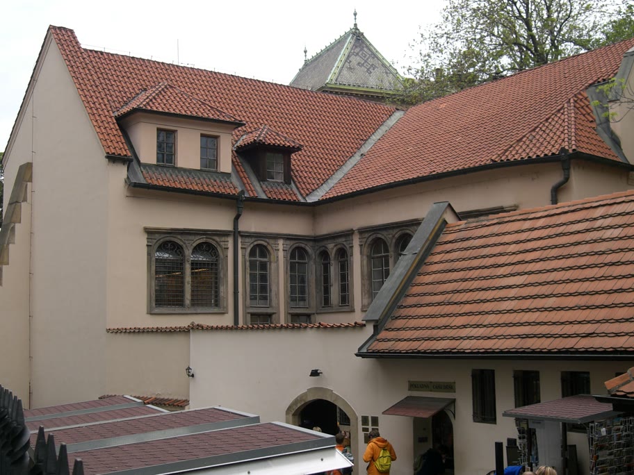Pinkas Synagogue today, courtyard and tiled roofs